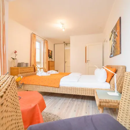 Nr 03 Im Sonnenbad *